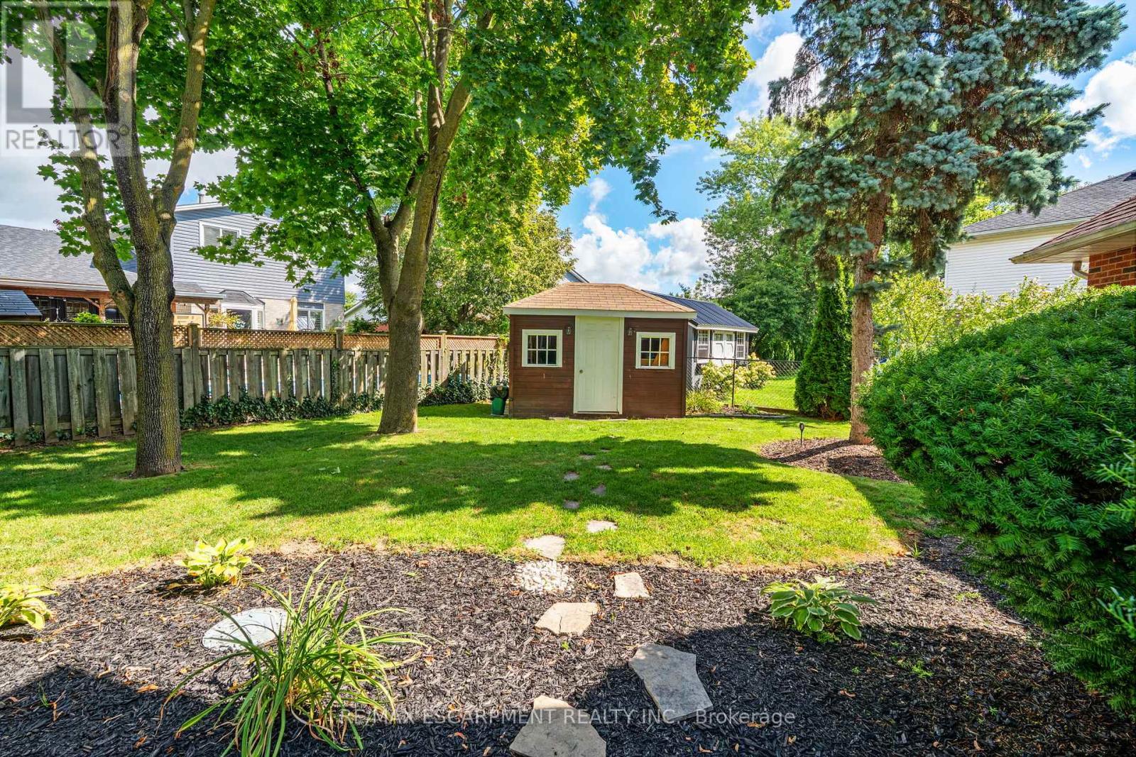 Photo 48 of 17 Kintyre Court, Haldimand ON