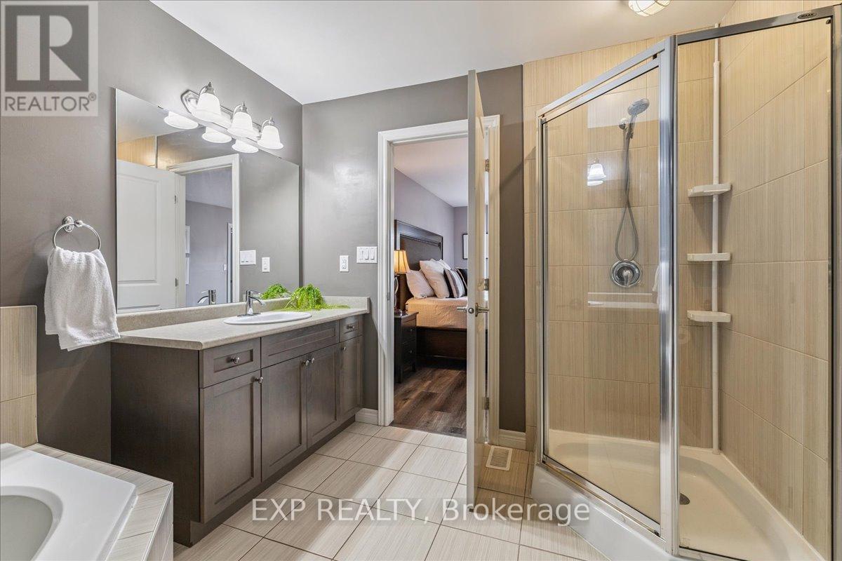 Photo 15 of 39 6 Chestnut Drive, Grimsby ON