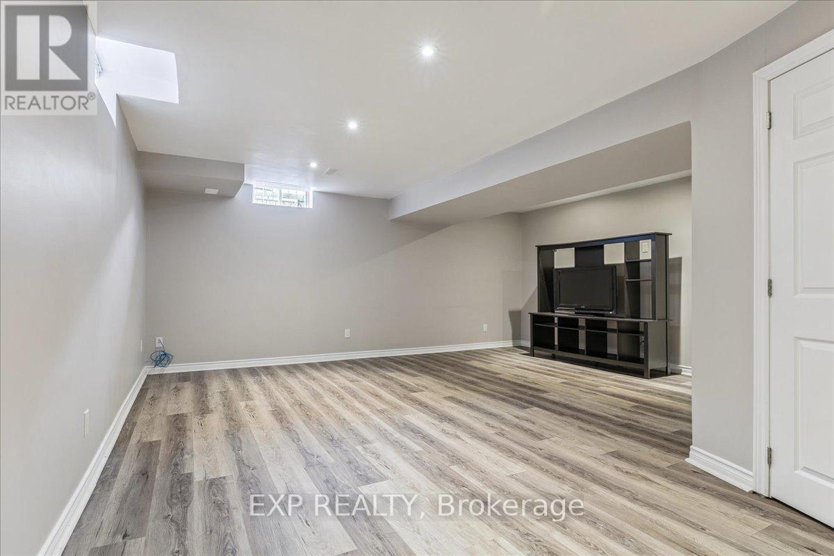 Photo 21 of 39 6 Chestnut Drive, Grimsby ON