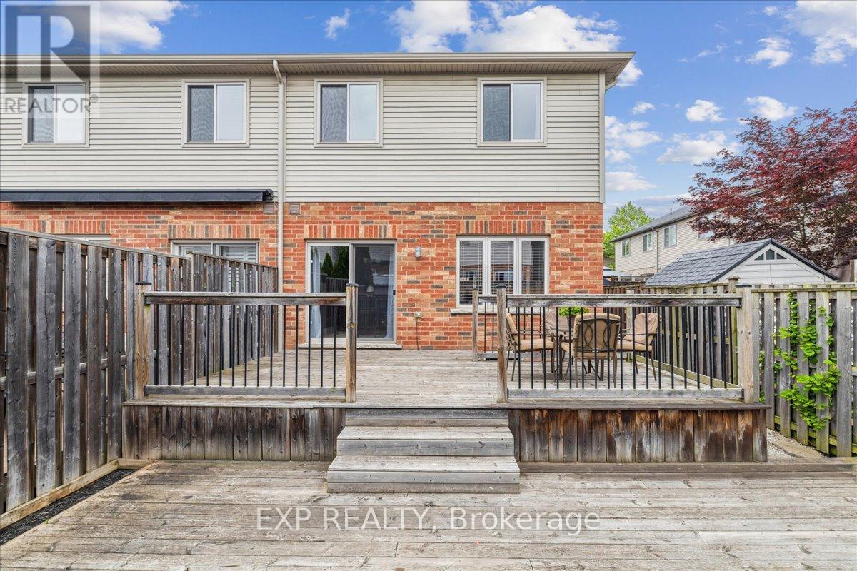 Photo 23 of 39 6 Chestnut Drive, Grimsby ON