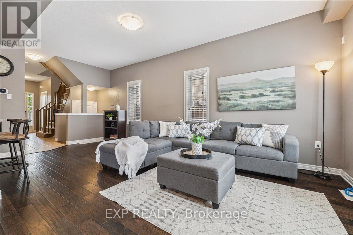 Photo 5 of 39 6 Chestnut Drive, Grimsby ON