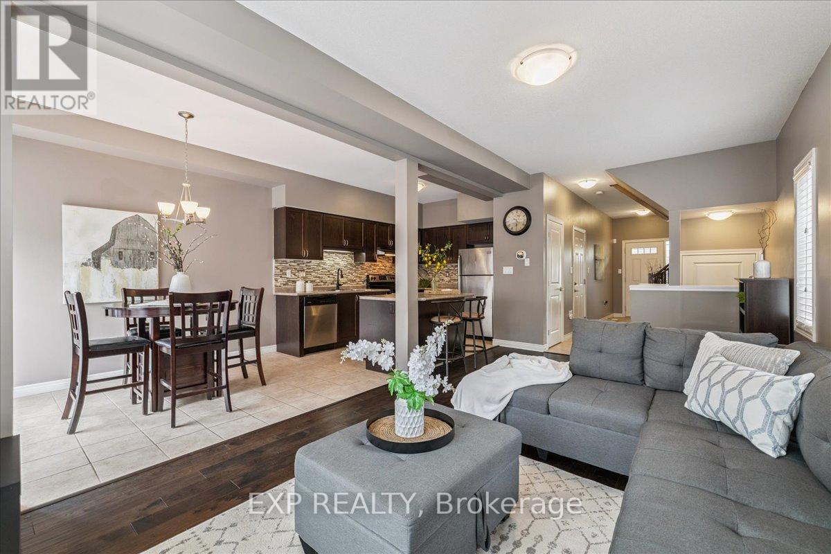 Photo 8 of 39 6 Chestnut Drive, Grimsby ON