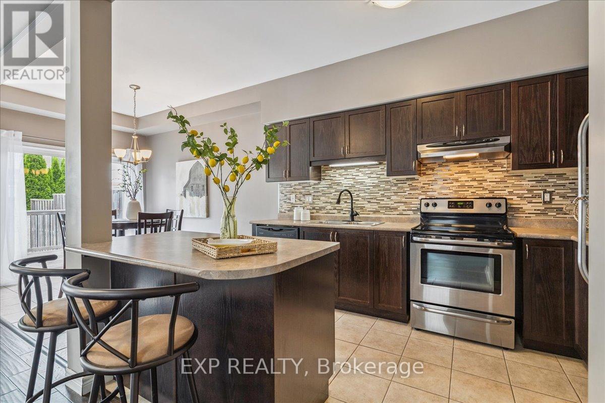 Photo 9 of 39 6 Chestnut Drive, Grimsby ON