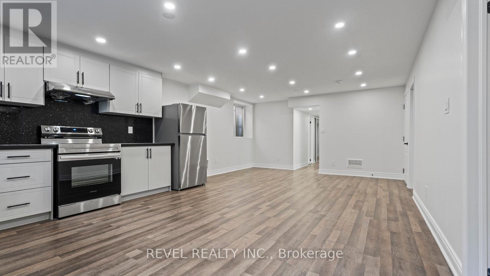 Photo 32 of 55 Hitchman Street, Brant ON