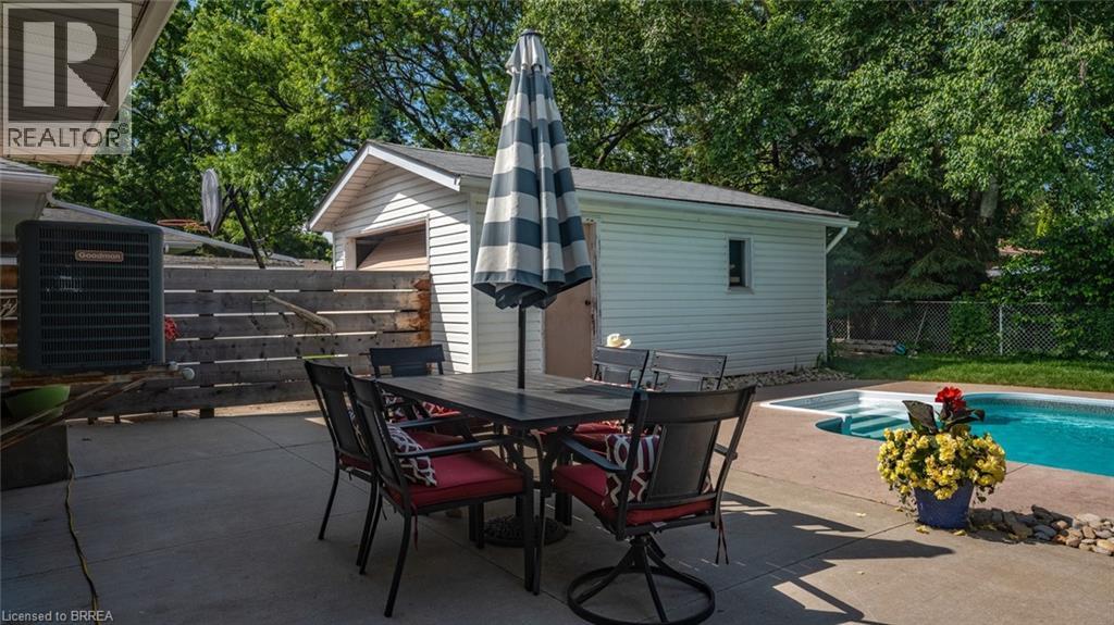 Photo 31 of 75 Pusey Boulevard, Brantford ON