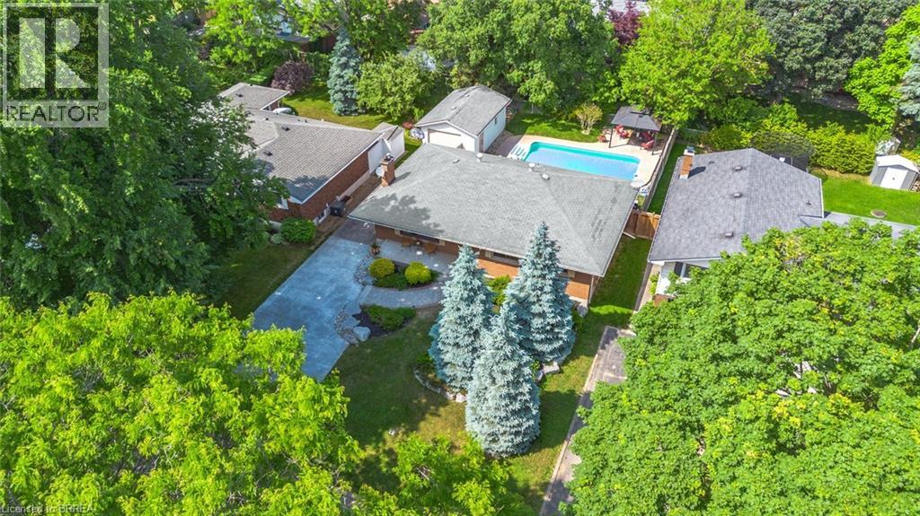 Photo 5 of 75 Pusey Boulevard, Brantford ON