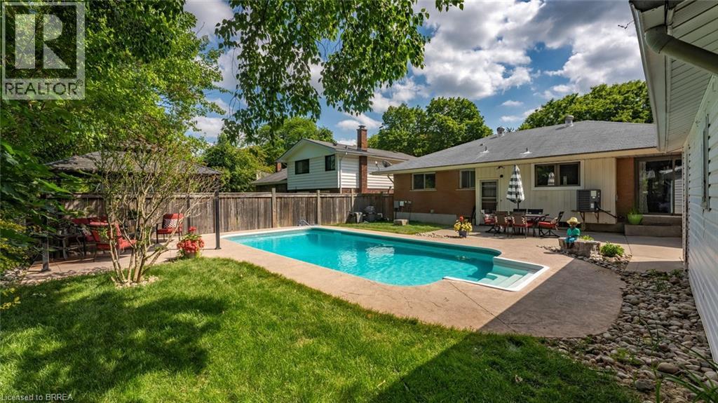 Photo 36 of 75 Pusey Boulevard, Brantford ON