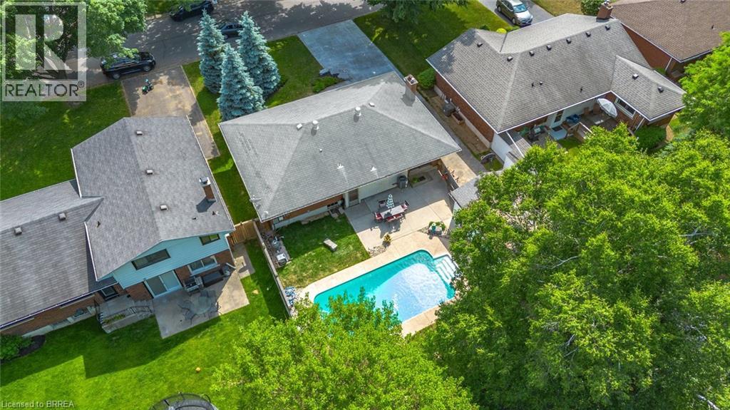 Photo 37 of 75 Pusey Boulevard, Brantford ON
