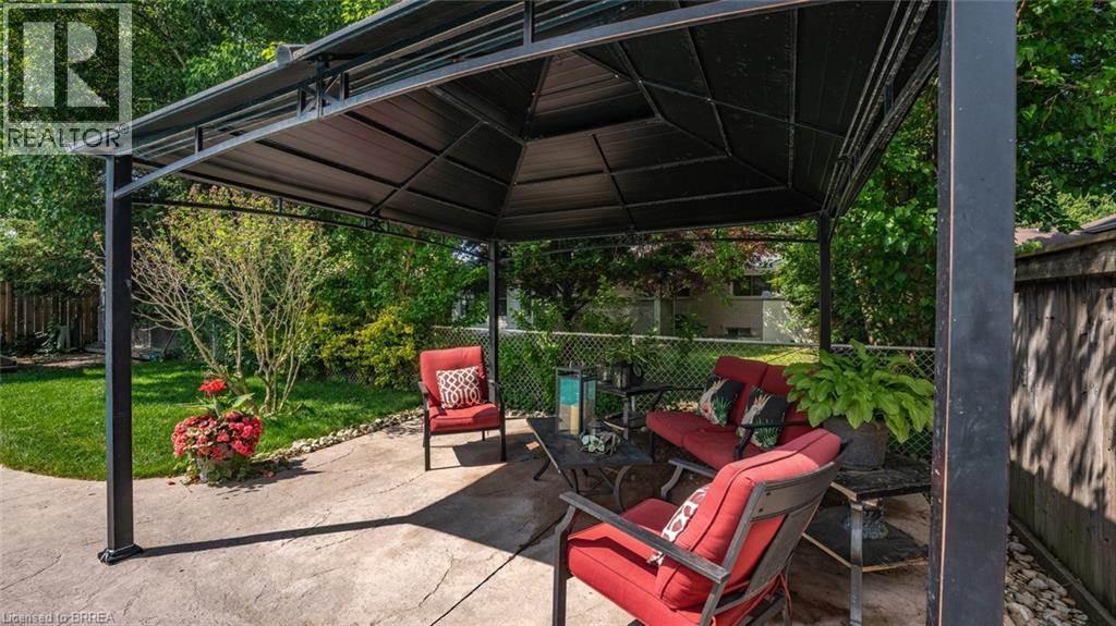 Photo 33 of 75 Pusey Boulevard, Brantford ON