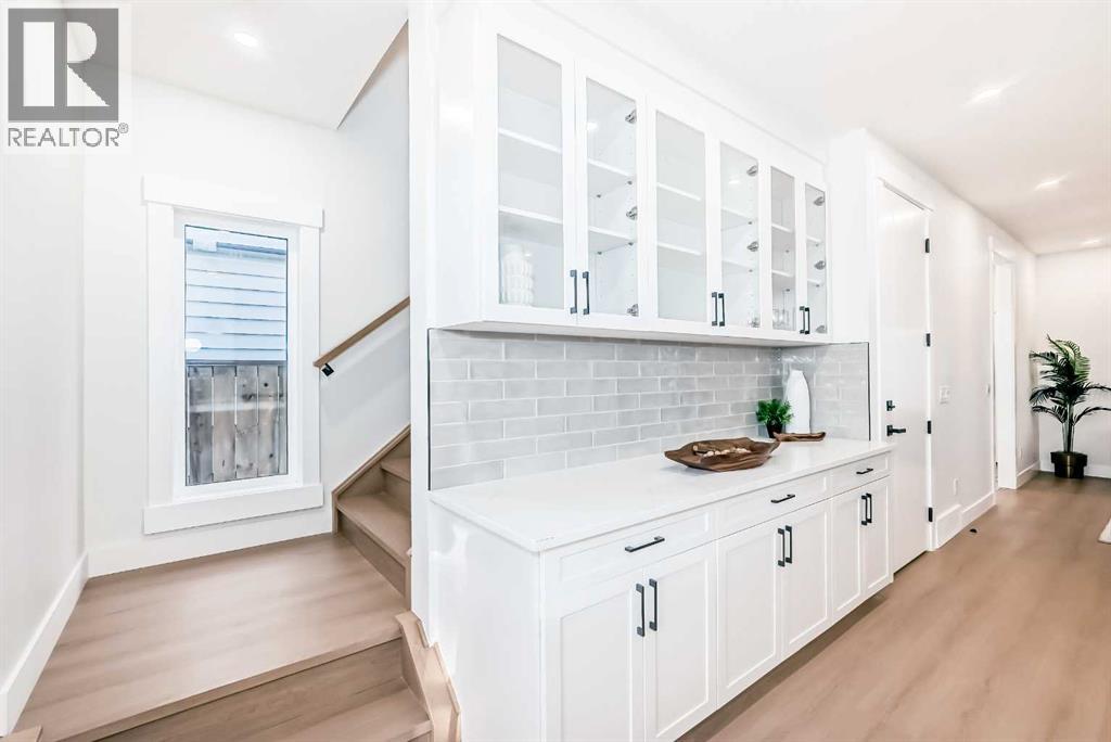 Photo 14 of 390 Hendon Drive Nw, Calgary AB