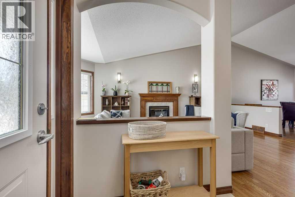 Photo 5 of 123 Ammeter Close, Red Deer AB