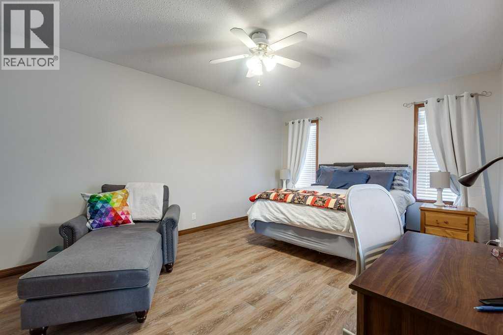 Photo 20 of 123 Ammeter Close, Red Deer AB