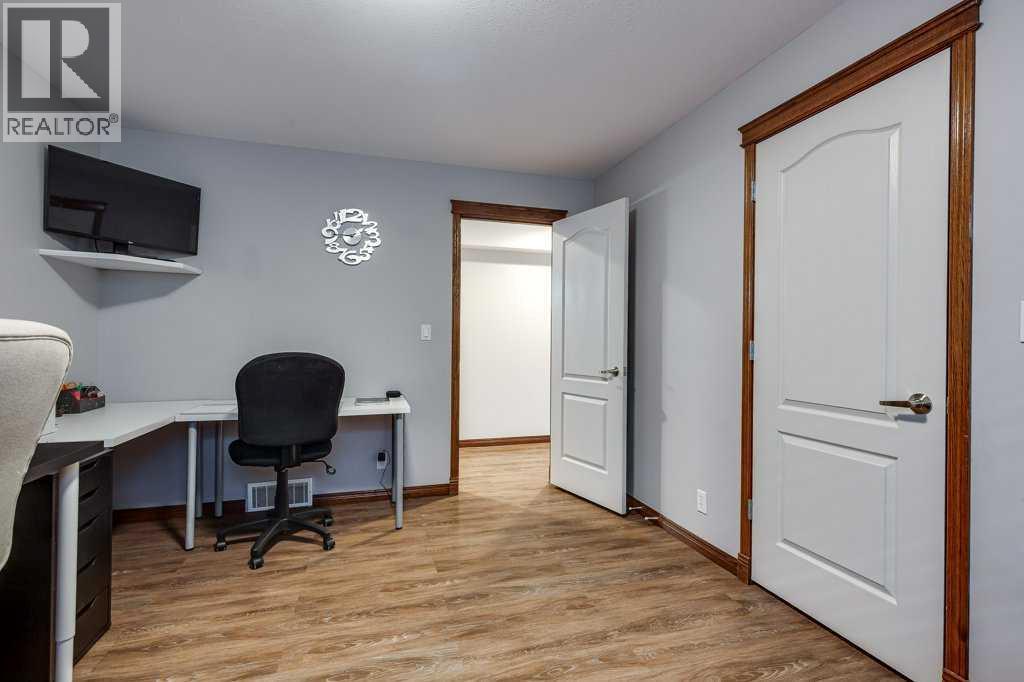 Photo 36 of 123 Ammeter Close, Red Deer AB