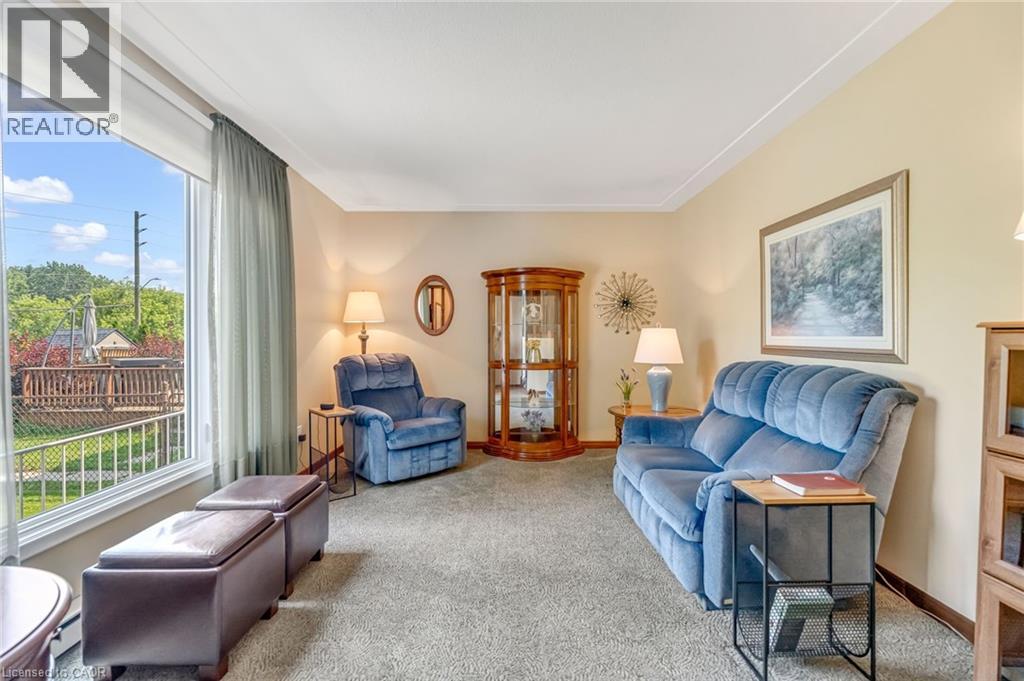 Photo 7 of 30 Oakhill Drive Unit A, Brantford ON