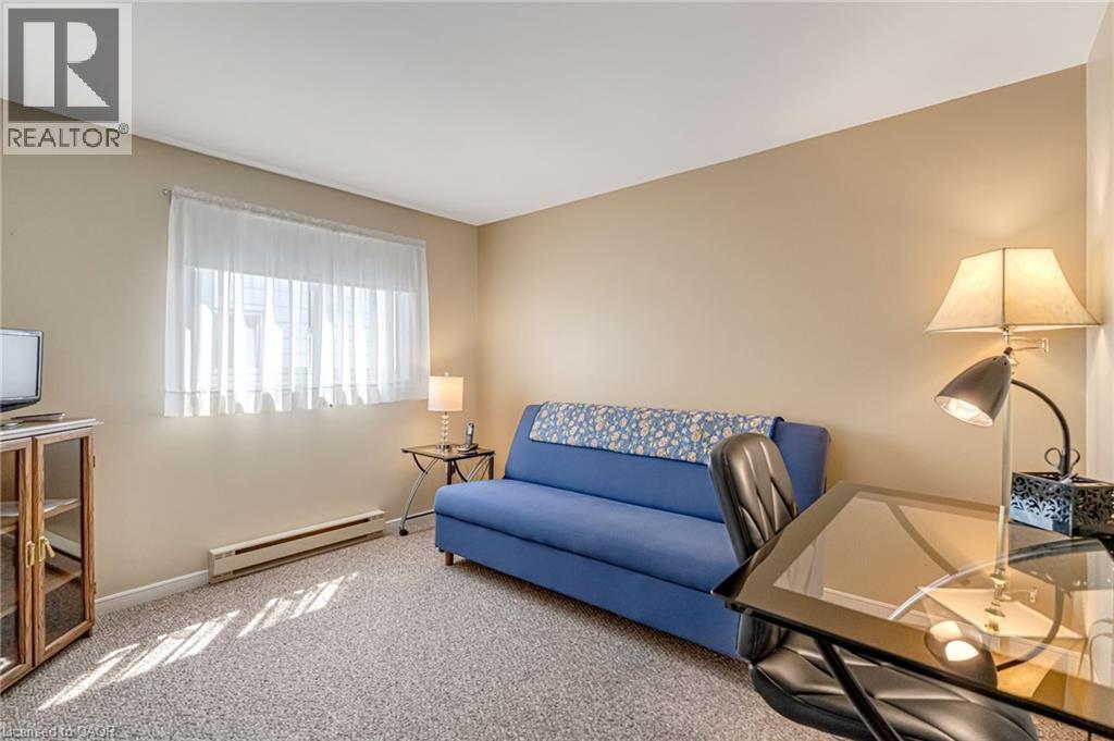 Photo 18 of 30 Oakhill Drive Unit A, Brantford ON
