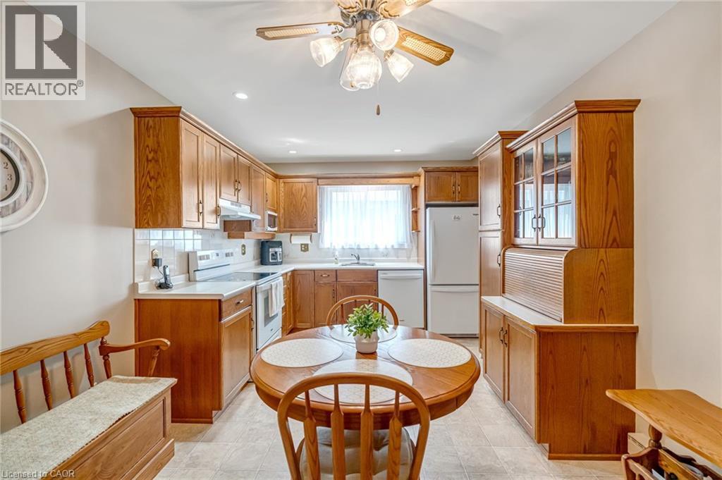 Photo 9 of 30 Oakhill Drive Unit A, Brantford ON