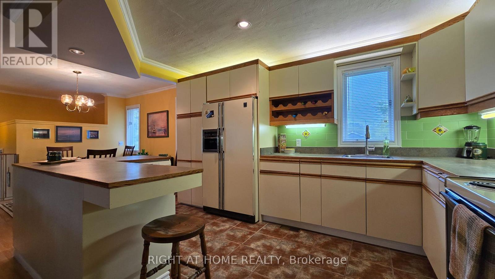 Photo 16 of 31 Portage Road, Kawartha Lakes ON
