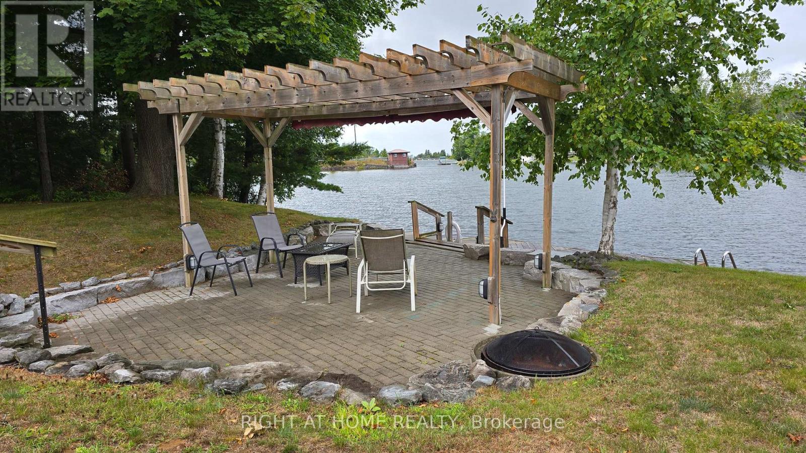 Photo 4 of 31 Portage Road, Kawartha Lakes ON
