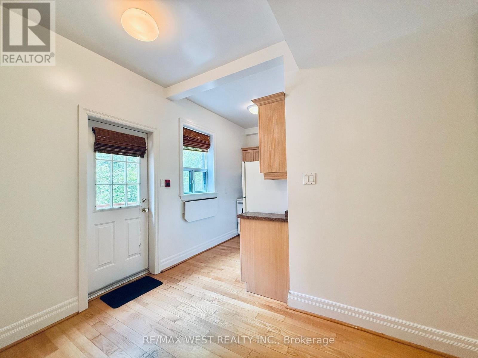 Photo 7 of 1 12 Foxbar Road, Toronto ON