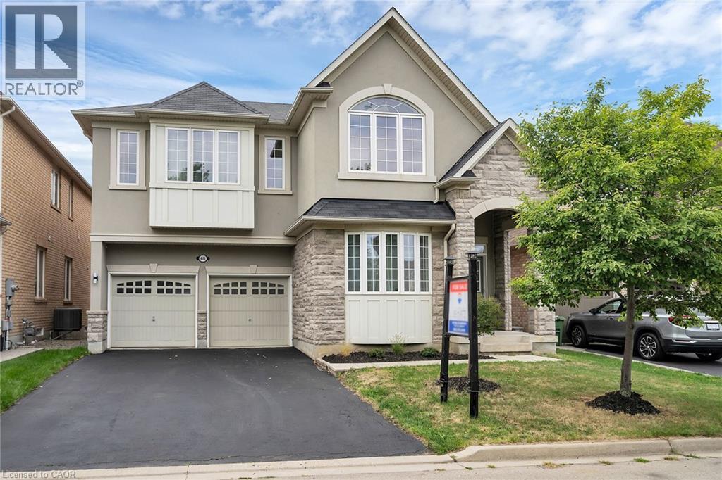 Photo 2 of 48 Montreal Circle, Hamilton ON