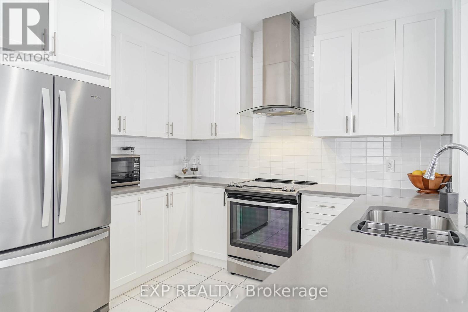 Photo 14 of 25 Christine Elliott Avenue, Whitby ON