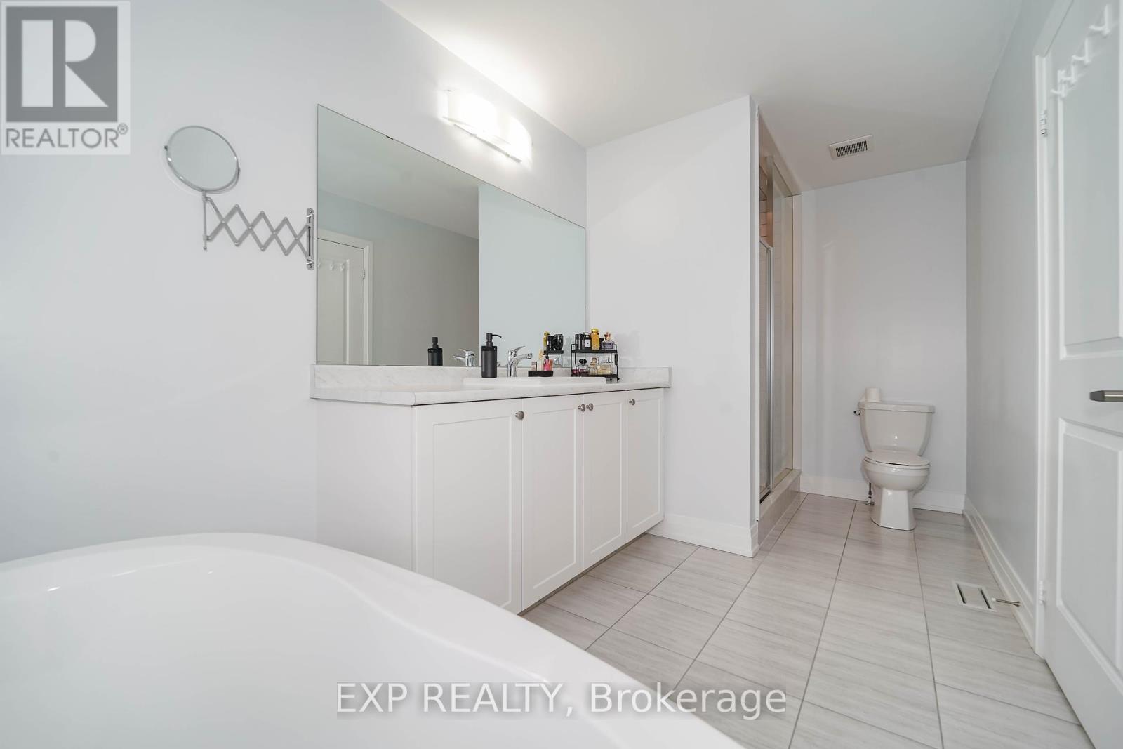 Photo 24 of 25 Christine Elliott Avenue, Whitby ON