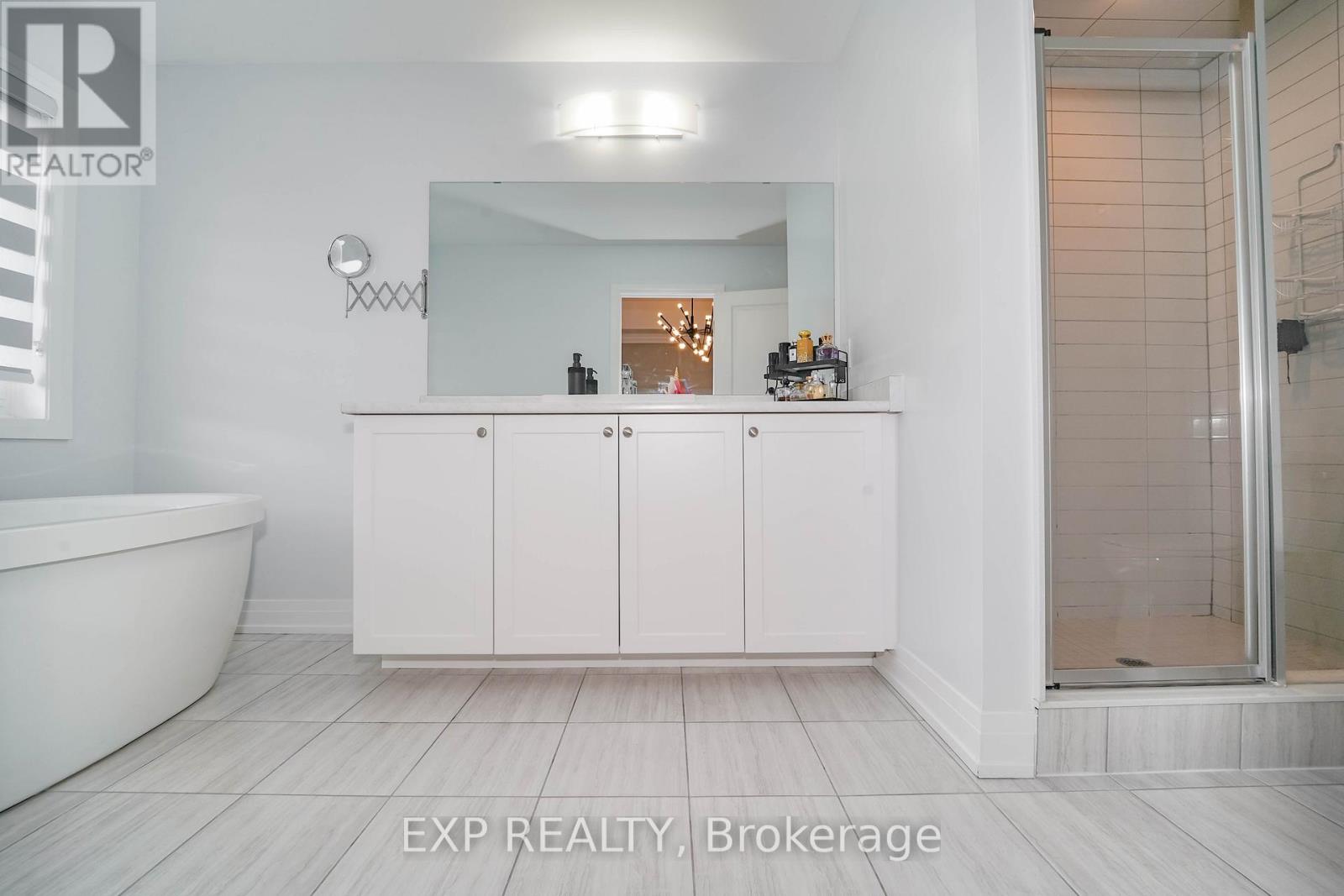 Photo 22 of 25 Christine Elliott Avenue, Whitby ON
