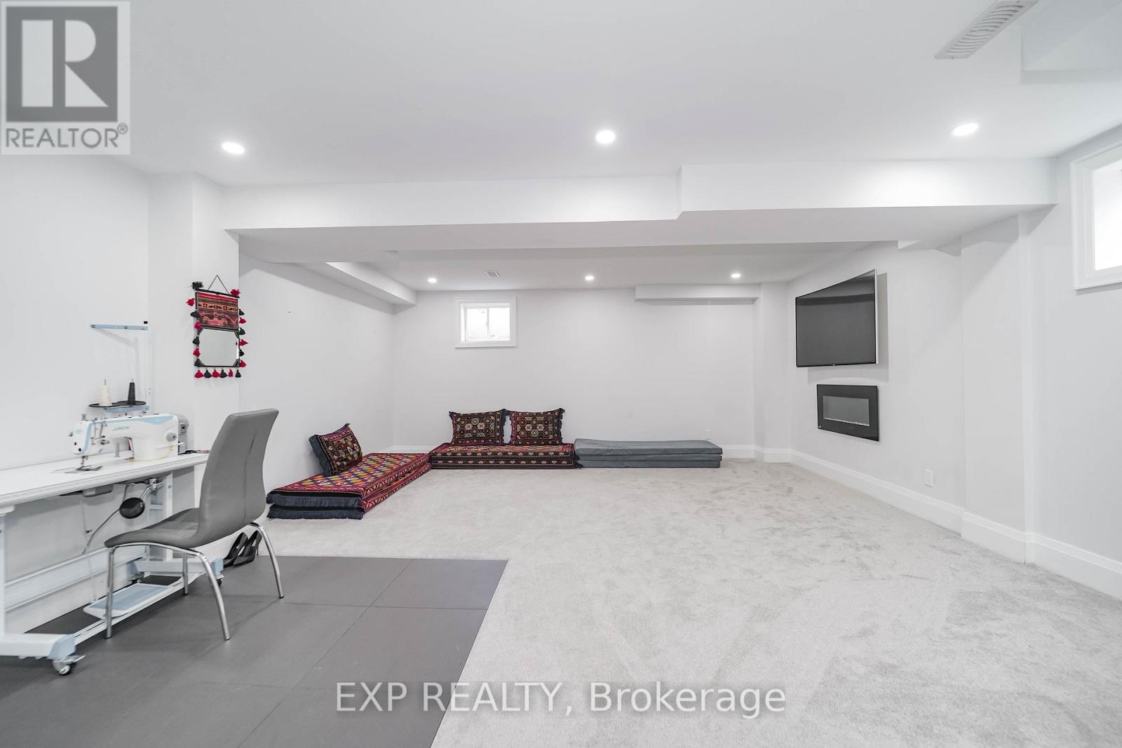 Photo 41 of 25 Christine Elliott Avenue, Whitby ON