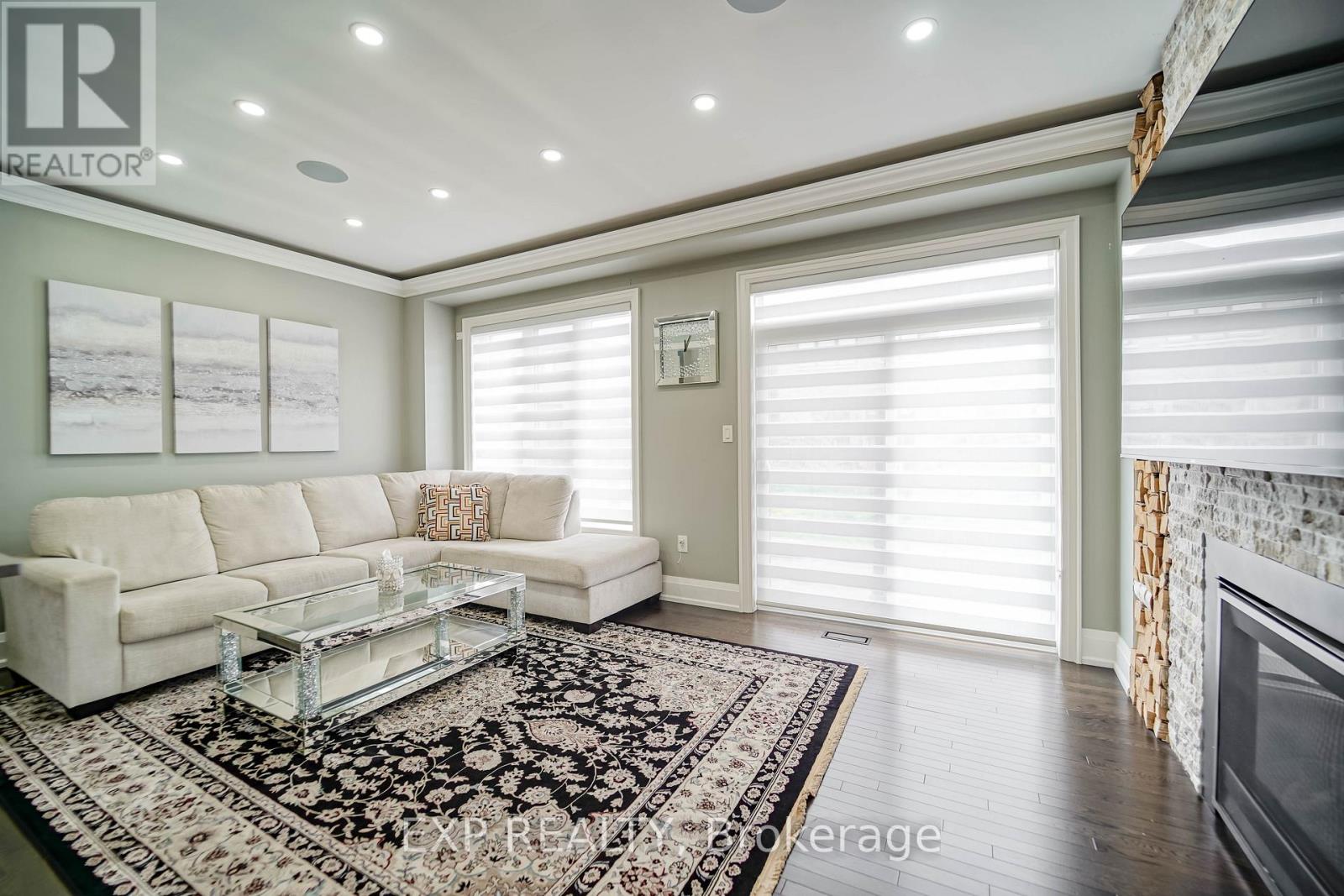 Photo 7 of 25 Christine Elliott Avenue, Whitby ON