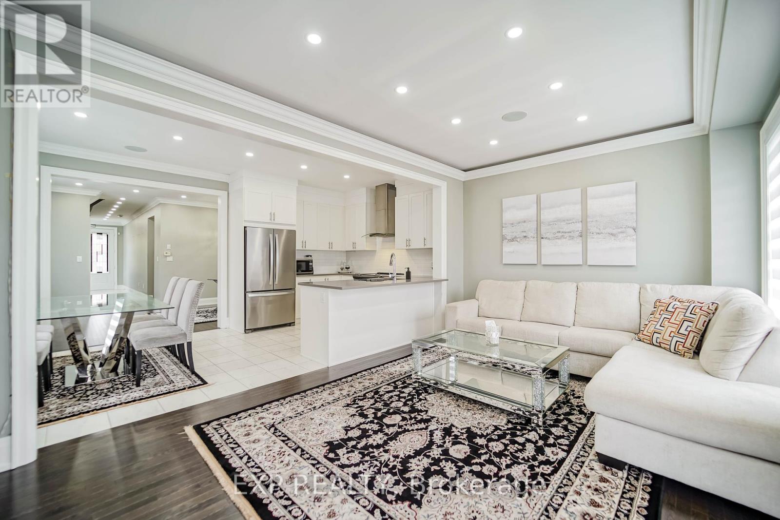 Photo 9 of 25 Christine Elliott Avenue, Whitby ON