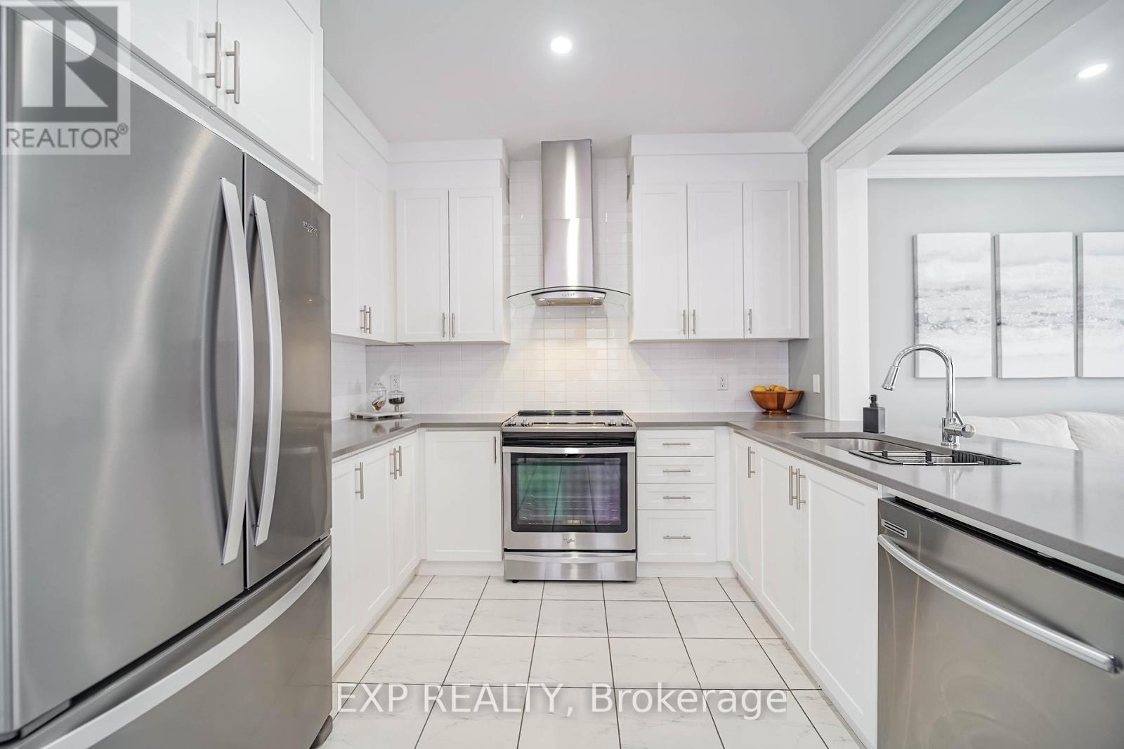 Photo 13 of 25 Christine Elliott Avenue, Whitby ON