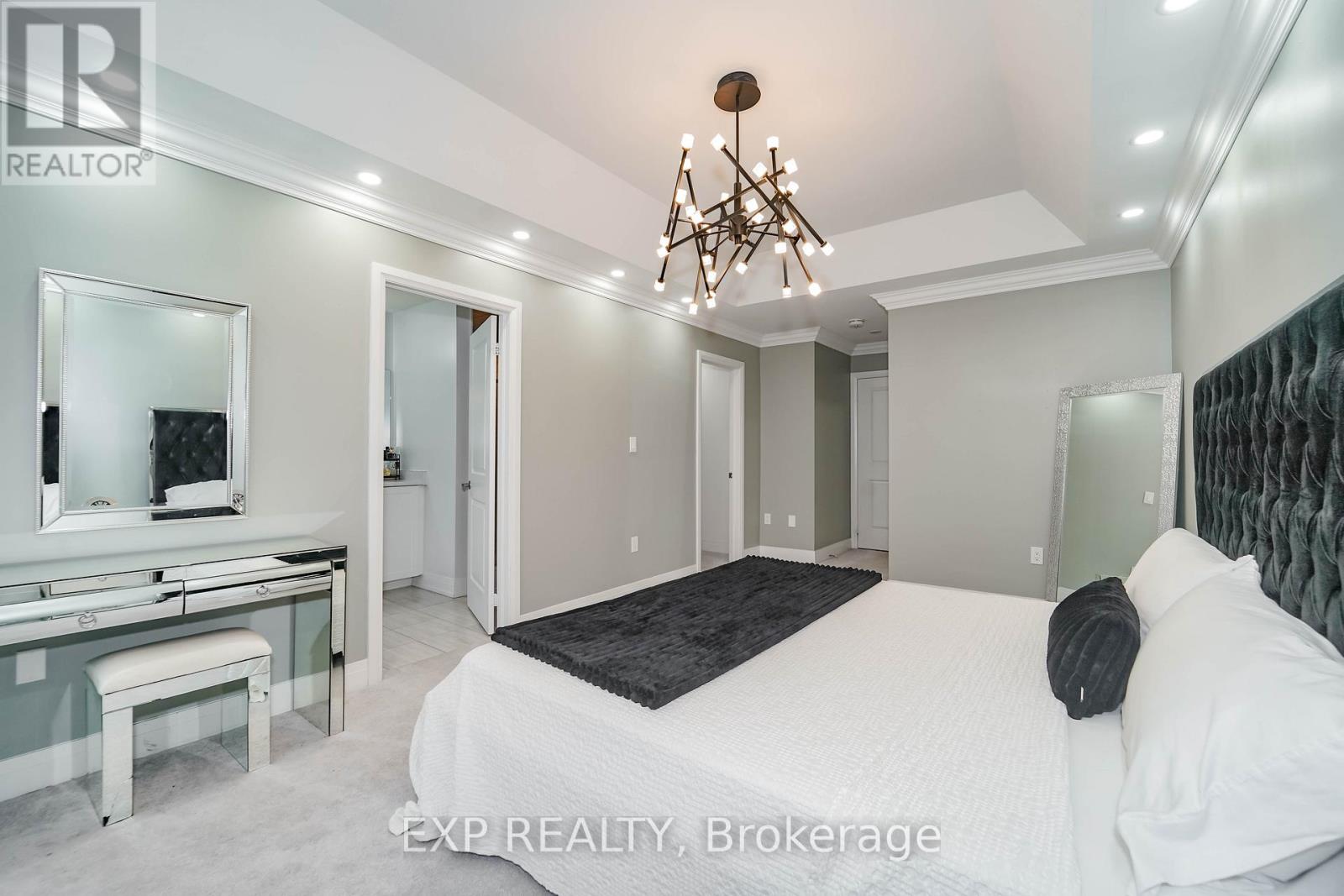 Photo 19 of 25 Christine Elliott Avenue, Whitby ON