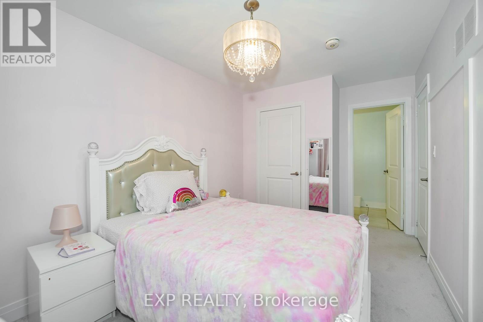 Photo 31 of 25 Christine Elliott Avenue, Whitby ON