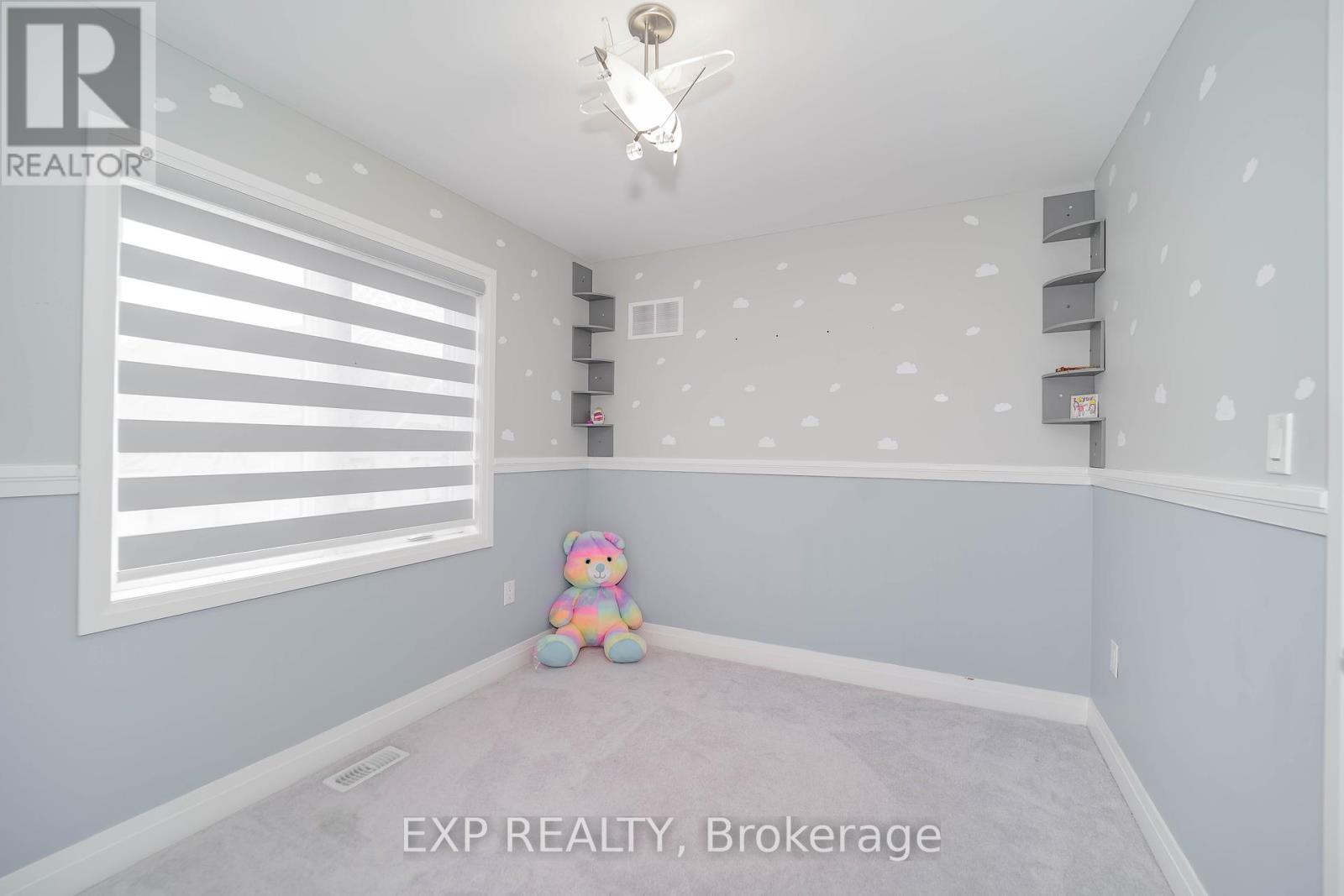 Photo 35 of 25 Christine Elliott Avenue, Whitby ON