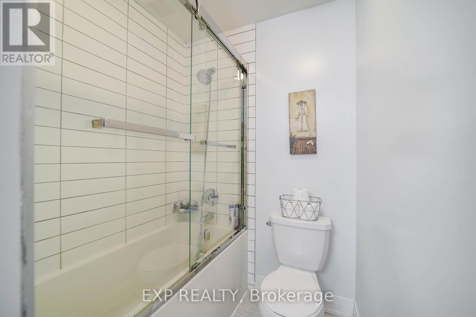 Photo 33 of 25 Christine Elliott Avenue, Whitby ON