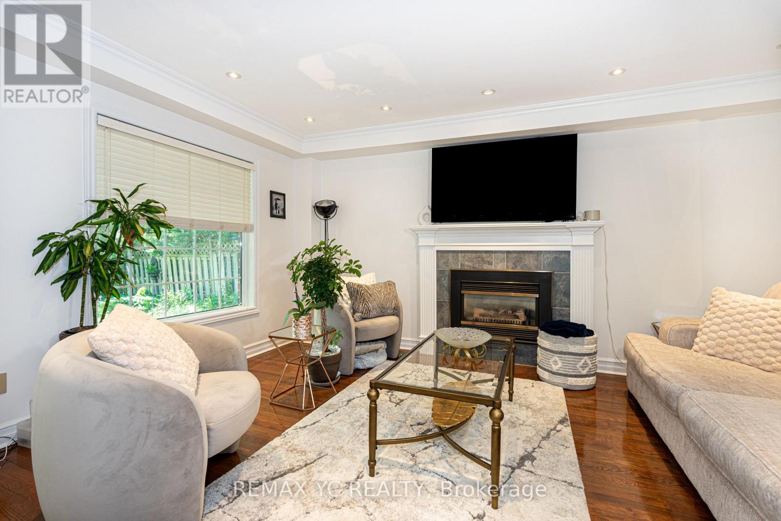 Photo 12 of 67 Fern Valley Crescent, Richmond Hill ON
