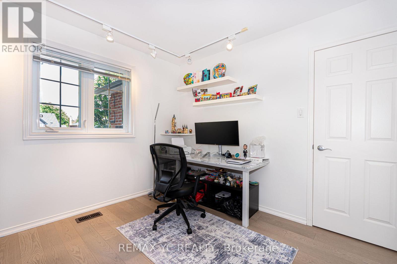 Photo 22 of 67 Fern Valley Crescent, Richmond Hill ON