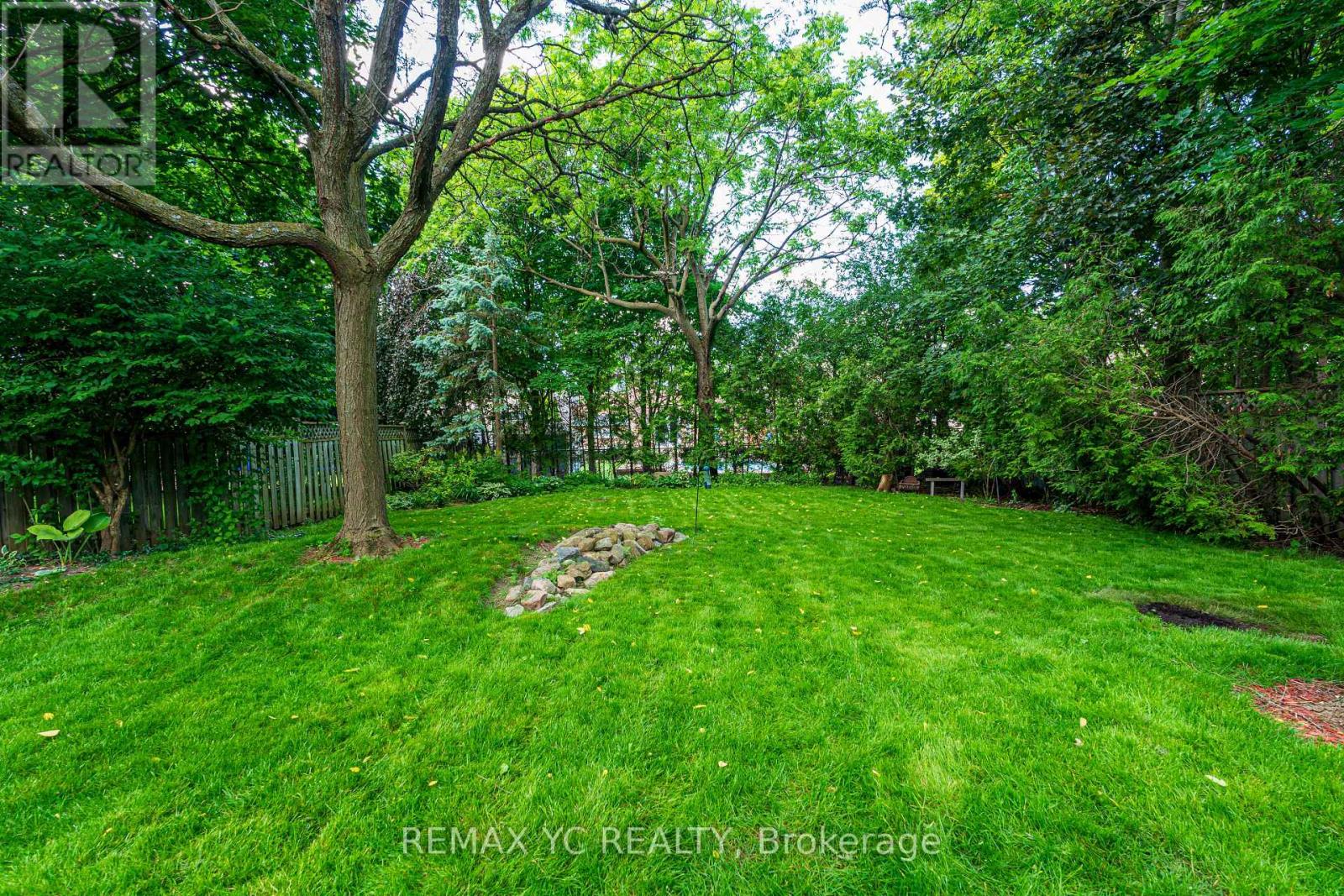 Photo 3 of 67 Fern Valley Crescent, Richmond Hill ON