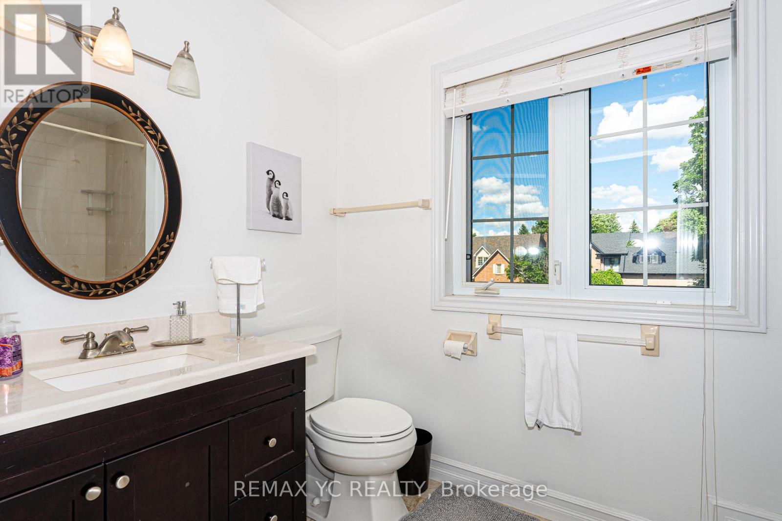 Photo 25 of 67 Fern Valley Crescent, Richmond Hill ON