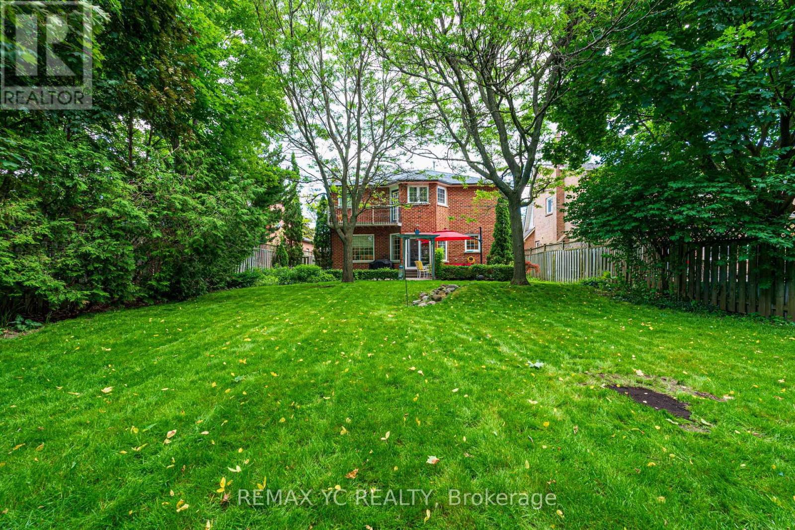 Photo 2 of 67 Fern Valley Crescent, Richmond Hill ON