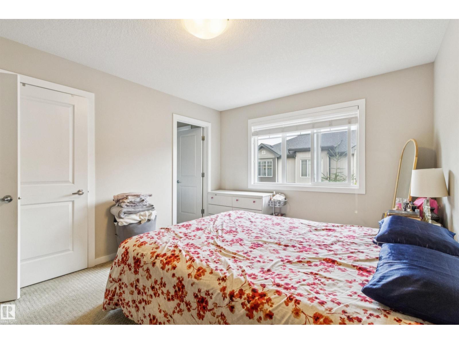 Photo 10 of 33 9515 160 Av Nw, Edmonton AB
