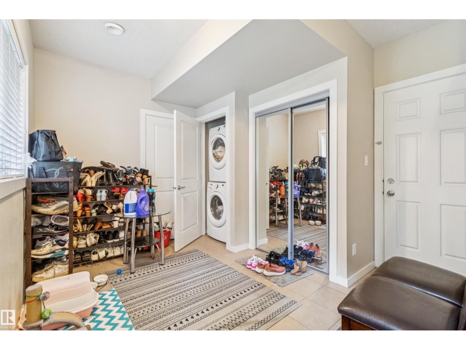 Photo 12 of 33 9515 160 Av Nw, Edmonton AB