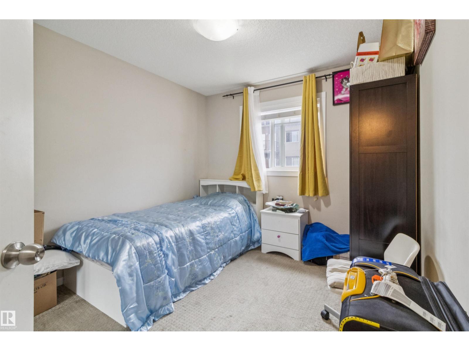 Photo 17 of 33 9515 160 Av Nw, Edmonton AB