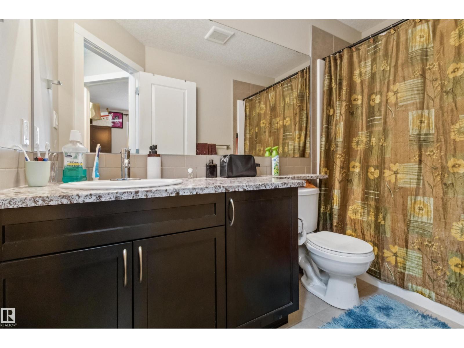 Photo 18 of 33 9515 160 Av Nw, Edmonton AB