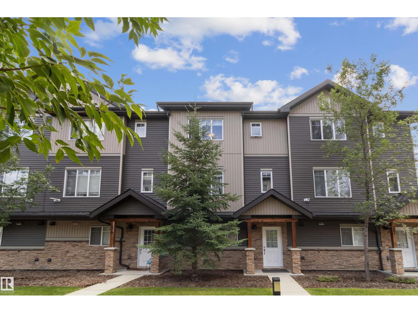 Photo 19 of 33 9515 160 Av Nw, Edmonton AB