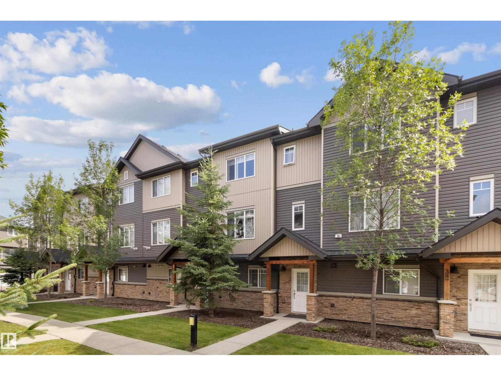 Photo 21 of 33 9515 160 Av Nw, Edmonton AB