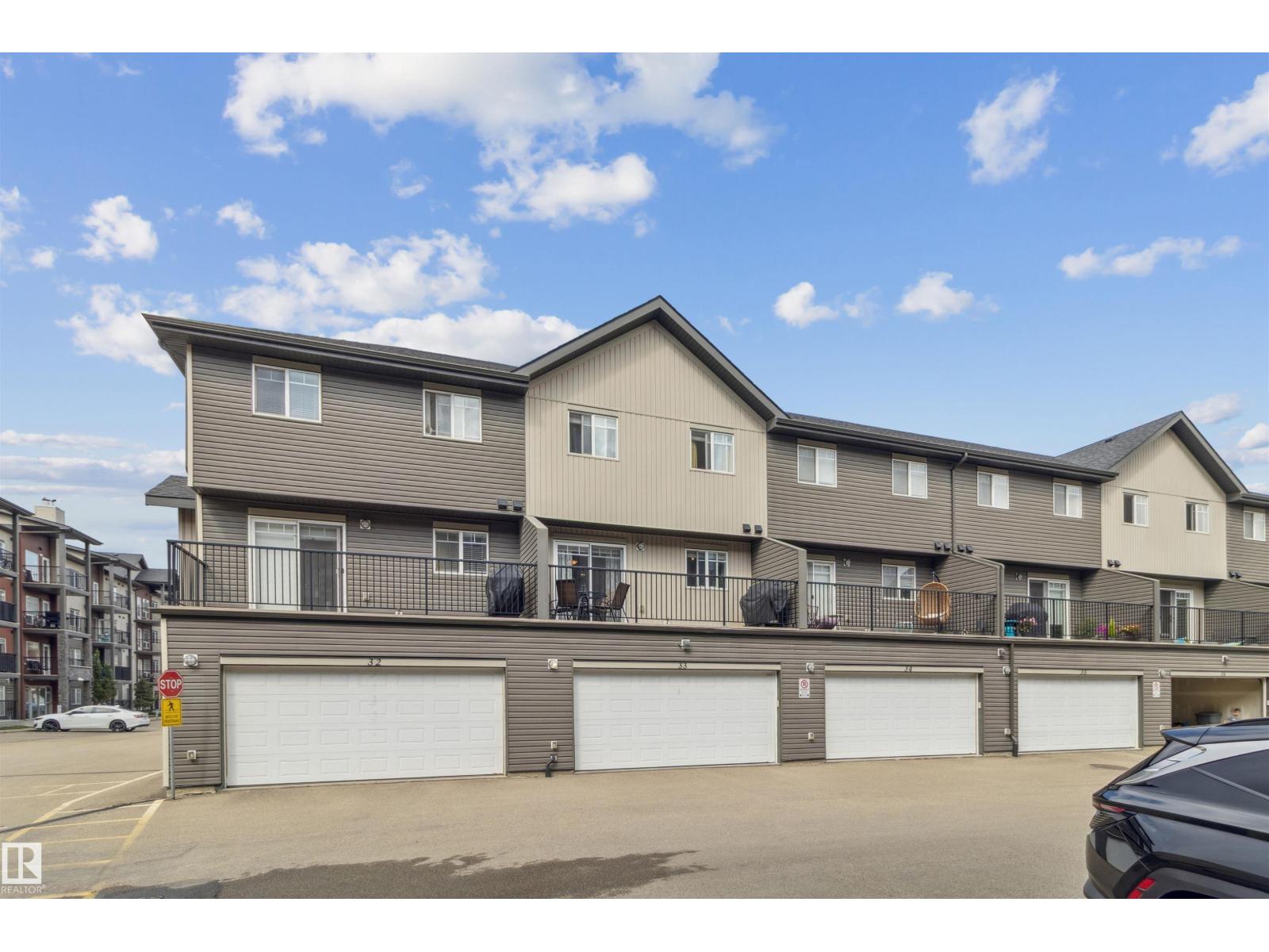 Photo 3 of 33 9515 160 Av Nw, Edmonton AB