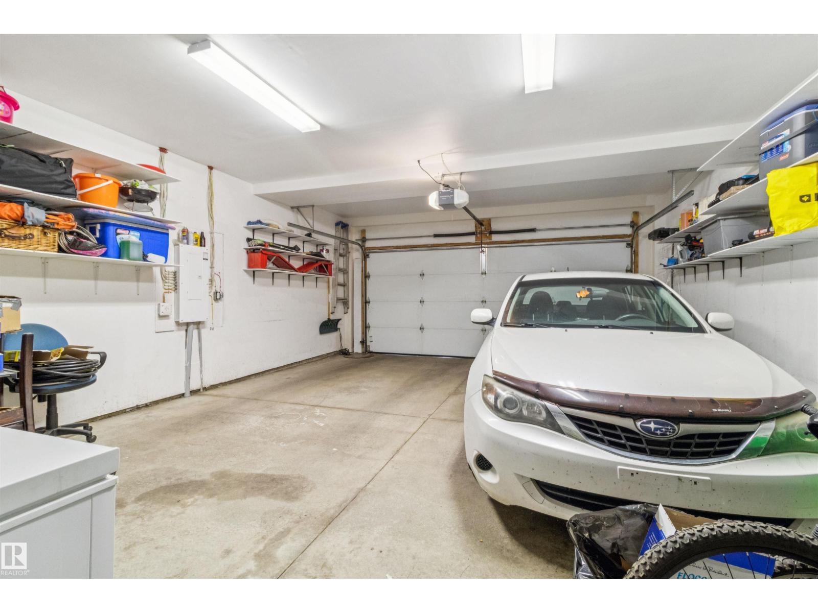 Photo 6 of 33 9515 160 Av Nw, Edmonton AB