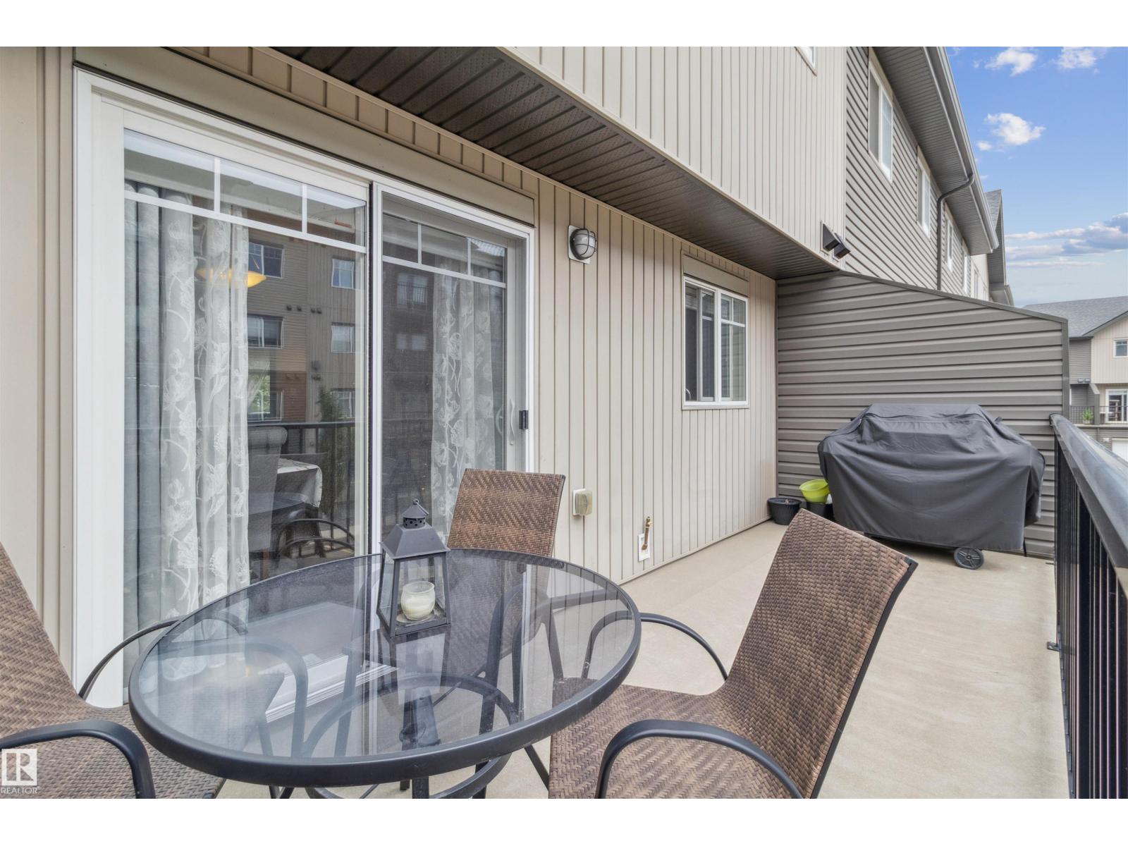 Photo 8 of 33 9515 160 Av Nw, Edmonton AB