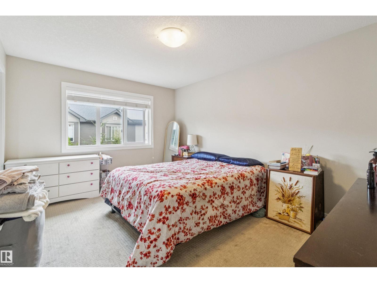 Photo 9 of 33 9515 160 Av Nw, Edmonton AB